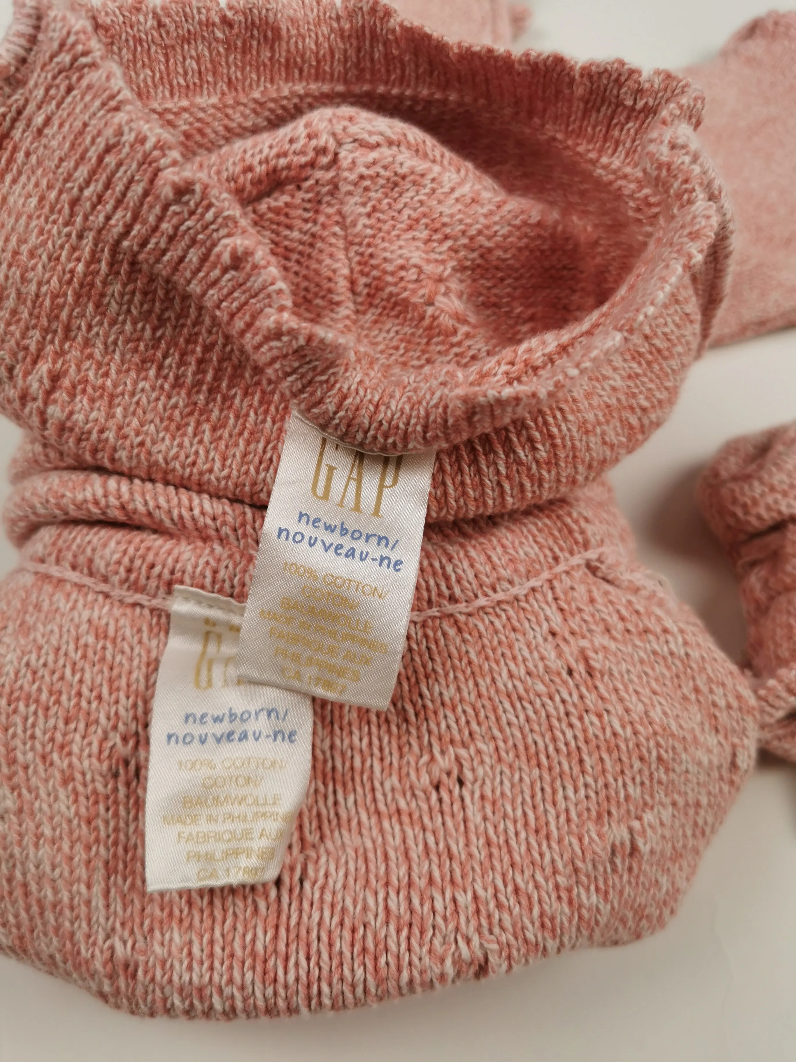 BABY GIRL SIZE 0/6 MONTHS - Baby GAP, 3 Piece Fall Outfit, Knit Romper With Matching Booties   Hat EUC B25