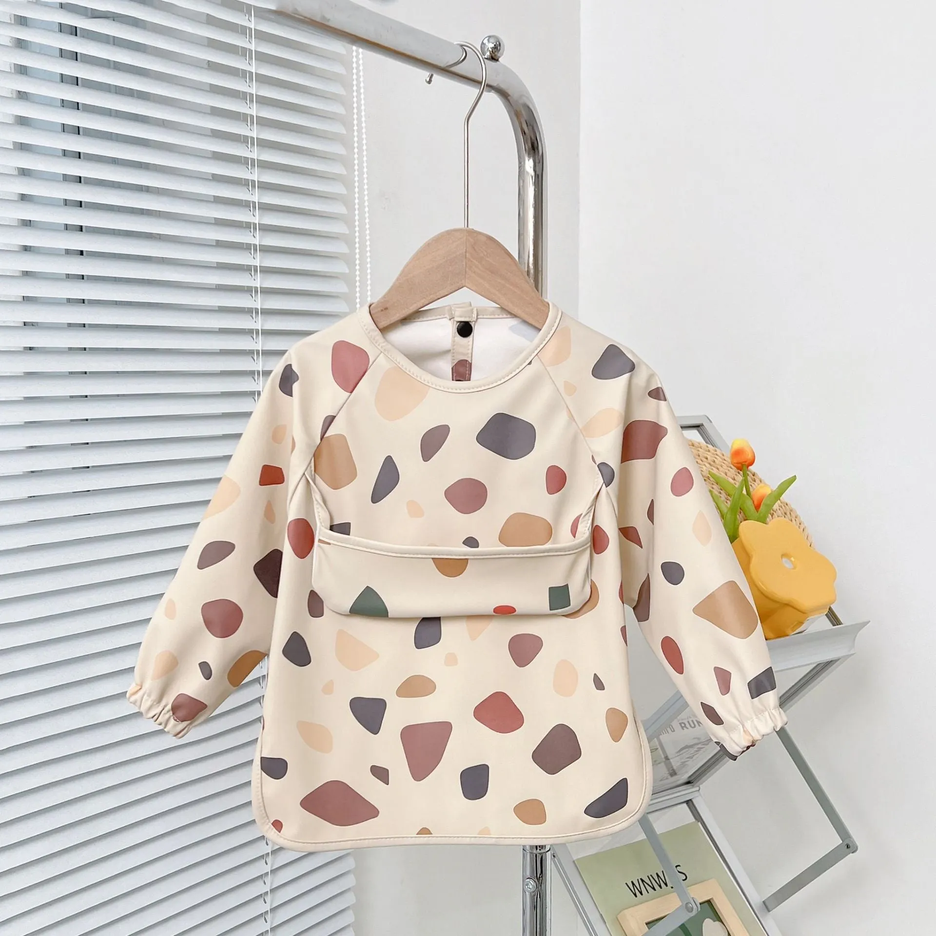 Cute Baby Bibs Toddler Waterproof Long Sleeve Apron Cartoon Animals Children Feeding Smock