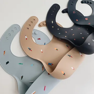 Mushie Silicone Bib - Retro Cars